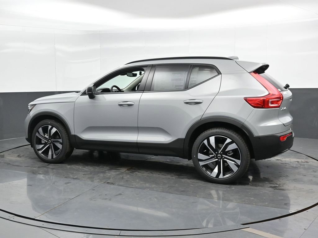 New 2025 Volvo XC40 B5 Ultra w/ Climate Package AWD/4WD image 8