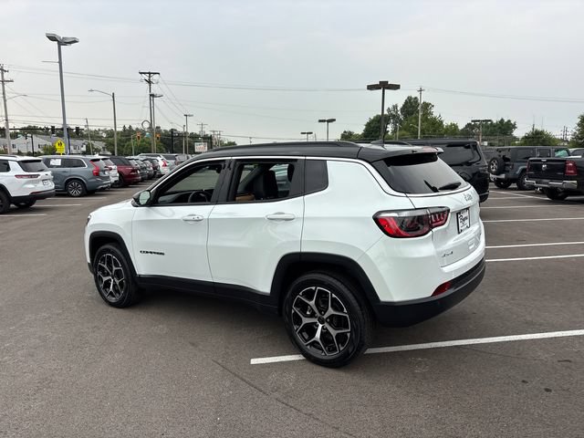 Used 2025 Jeep Compass Limited AWD/4WD image 4