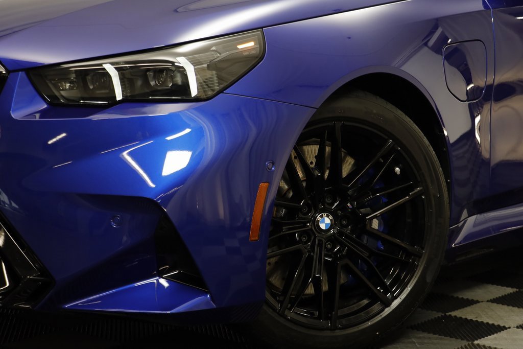 New 2026 BMW M5 w/ Carbon Package image 3