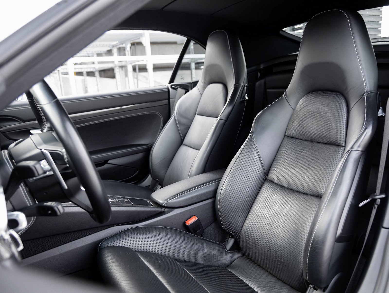 Certified 2018 Porsche 911 Turbo S image 5