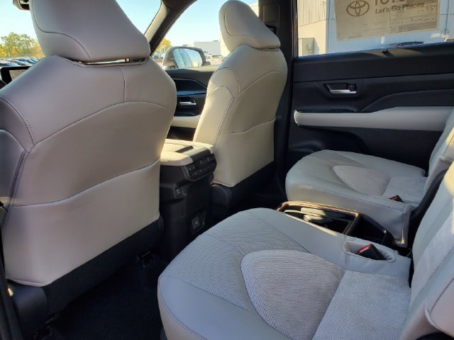 New 2026 Toyota Grand Highlander AWD Hybrid image 9