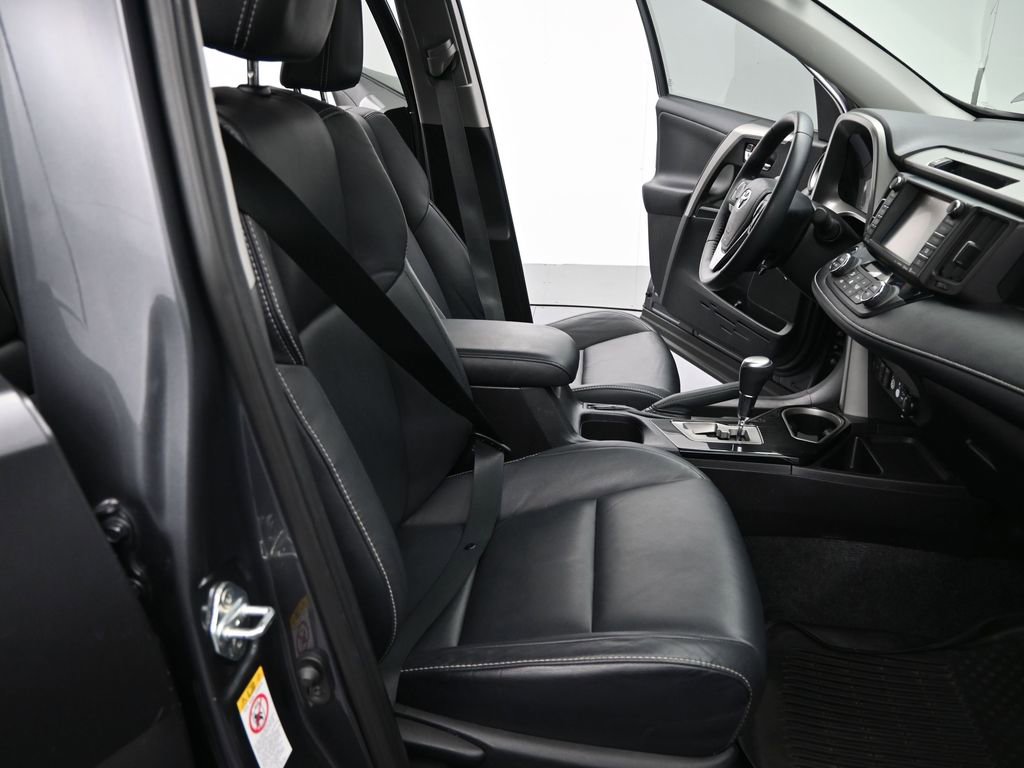 Used 2018 Toyota RAV4 Limited w/ Advanced Technology Package image 21