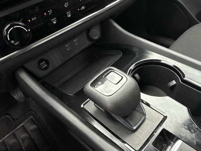 Used 2024 Nissan Rogue S AWD/4WD image 19