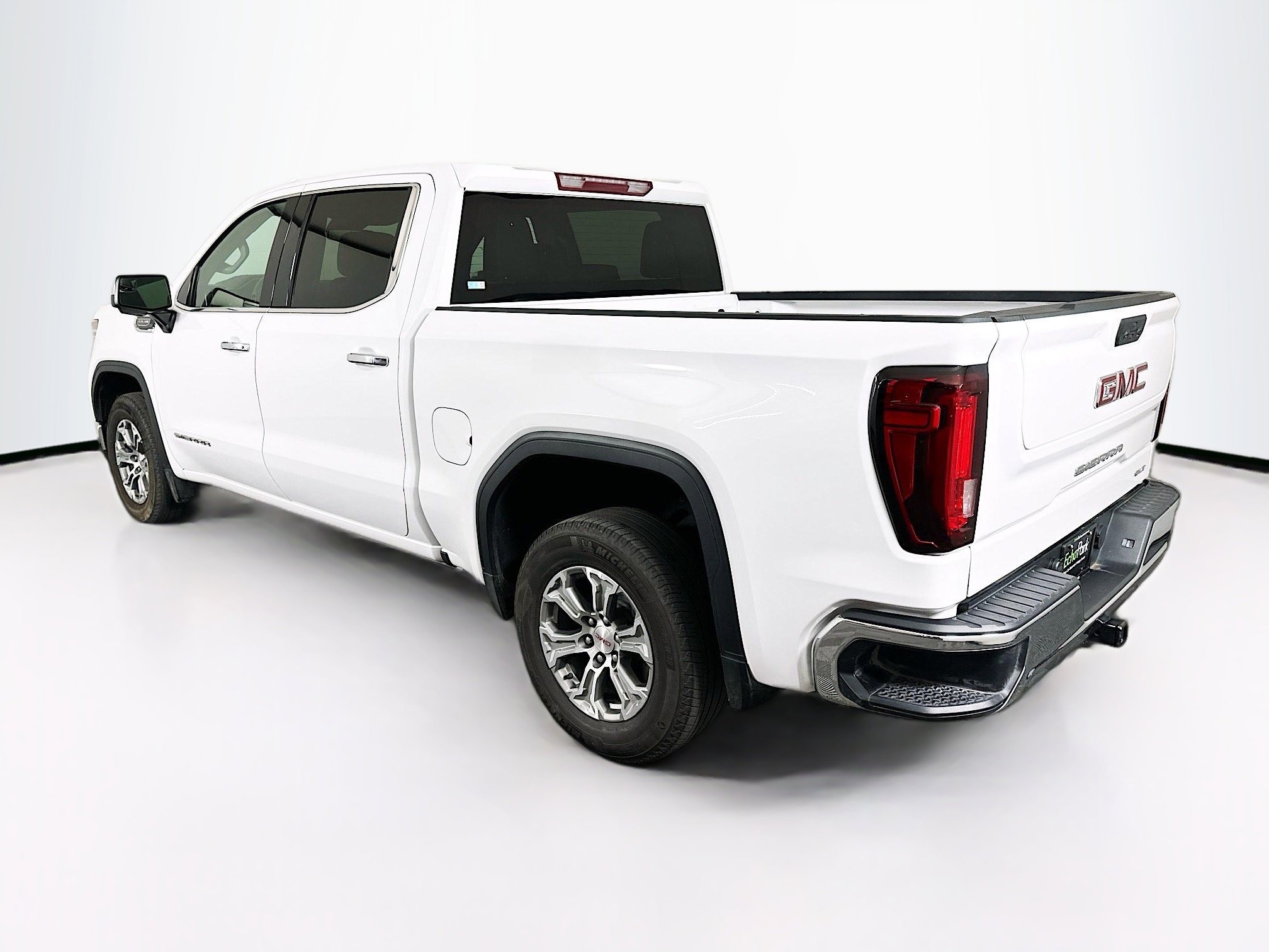 Used 2025 GMC Sierra 1500 SLT image 5
