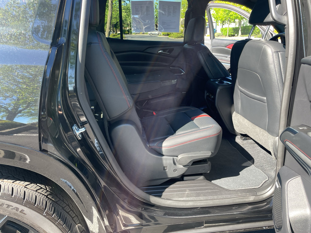 Used 2024 Chevrolet Traverse RS image 51