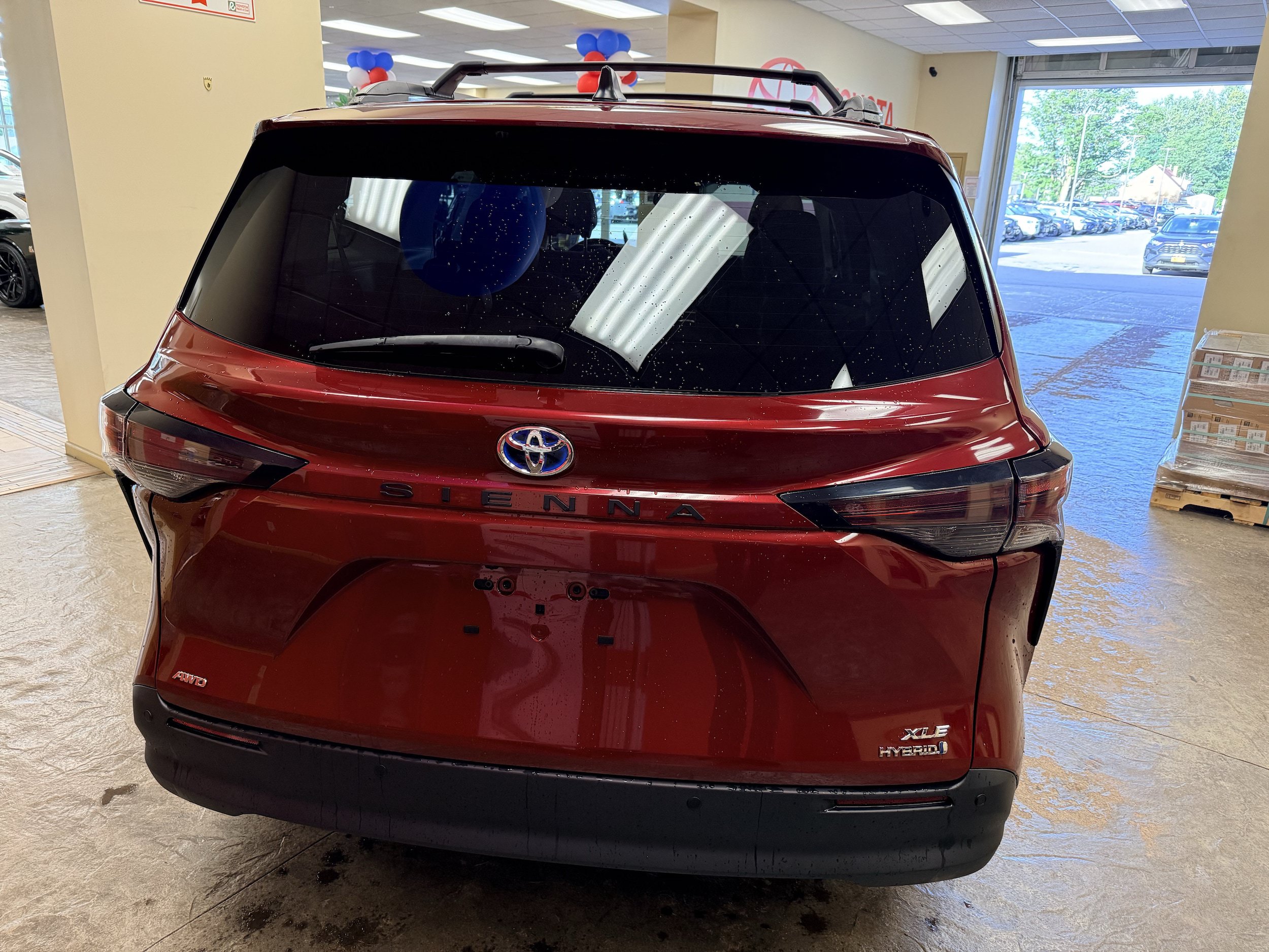 Used 2024 Toyota Sienna XLE w/ XLE Plus Package AWD/4WD image 9