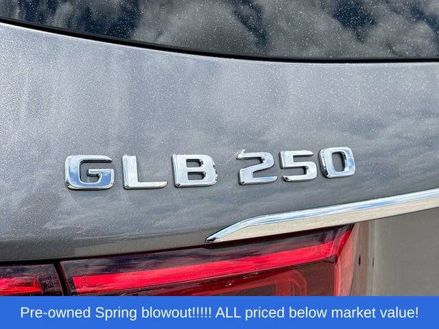 Used 2021 Mercedes-Benz GLB 250 4MATIC w/ Premium Package image 15