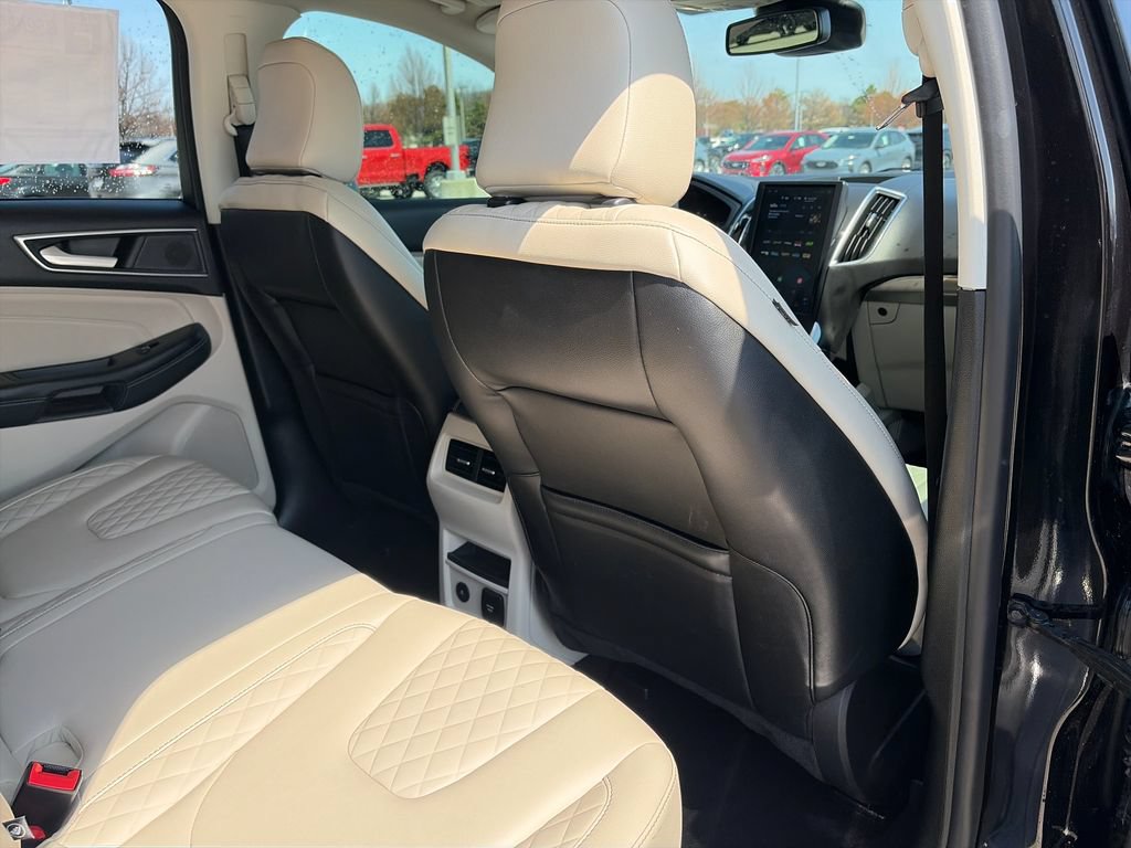Used 2023 Ford Edge Titanium w/ Class II Trailer Tow Package AWD/4WD image 32