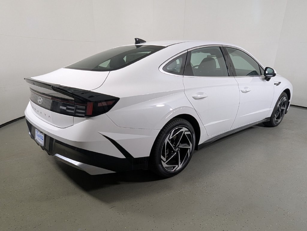 New 2026 Hyundai Sonata SEL FWD image 7