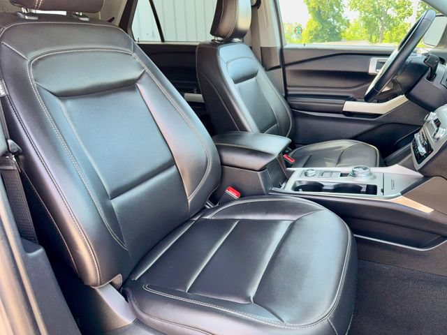 Used 2022 Ford Explorer XLT AWD/4WD image 9