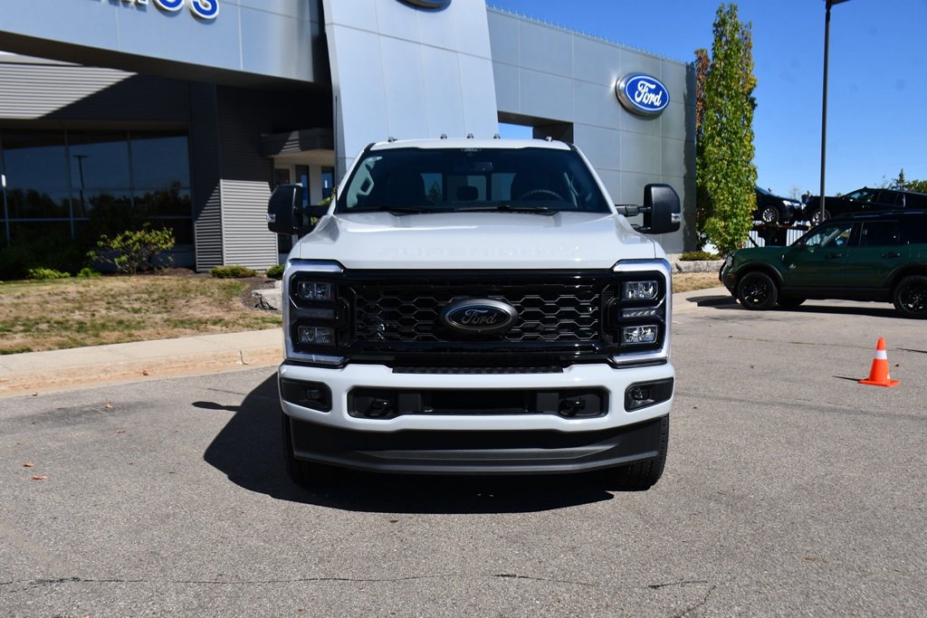 New 2026 Ford F350 4x4 Crew Cab Super Duty image 10