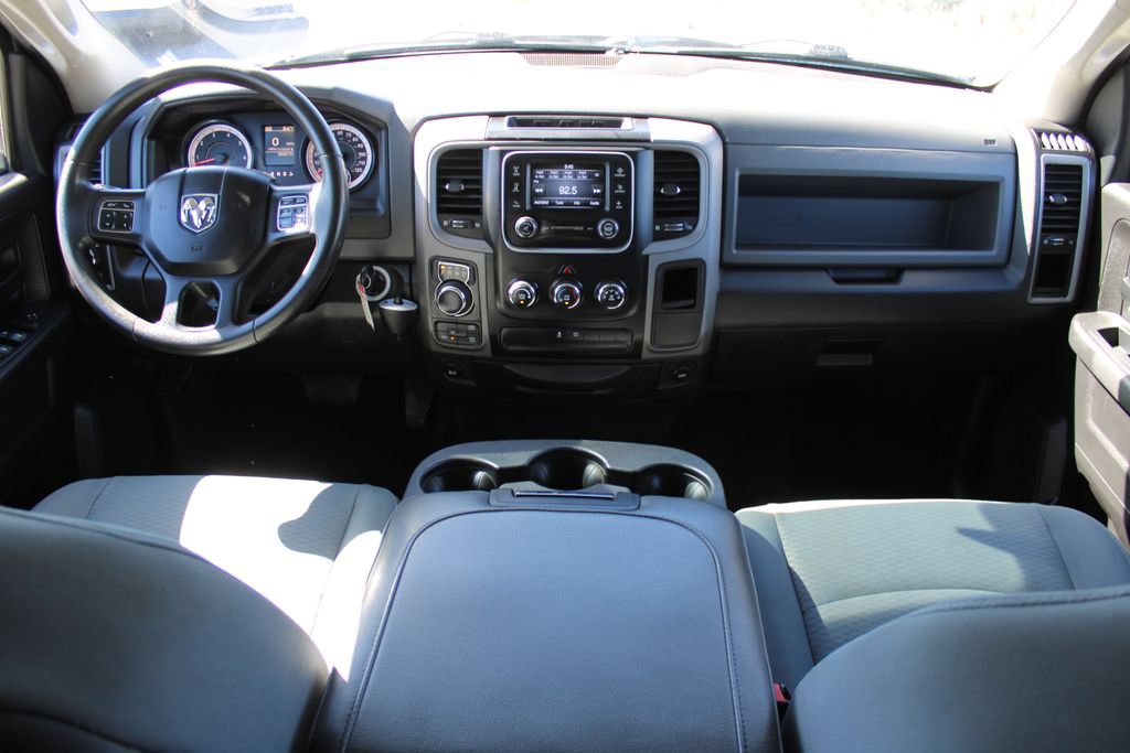 Used 2017 RAM 1500 Express AWD/4WD image 13