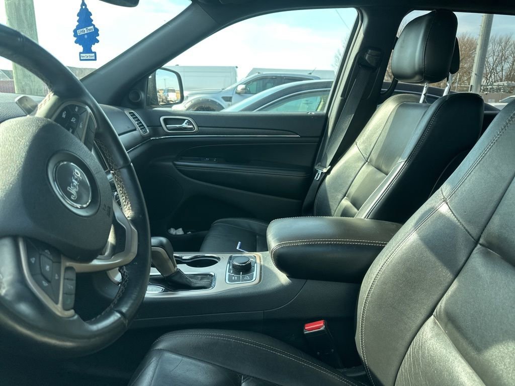 Used 2017 Jeep Grand Cherokee Limited image 7