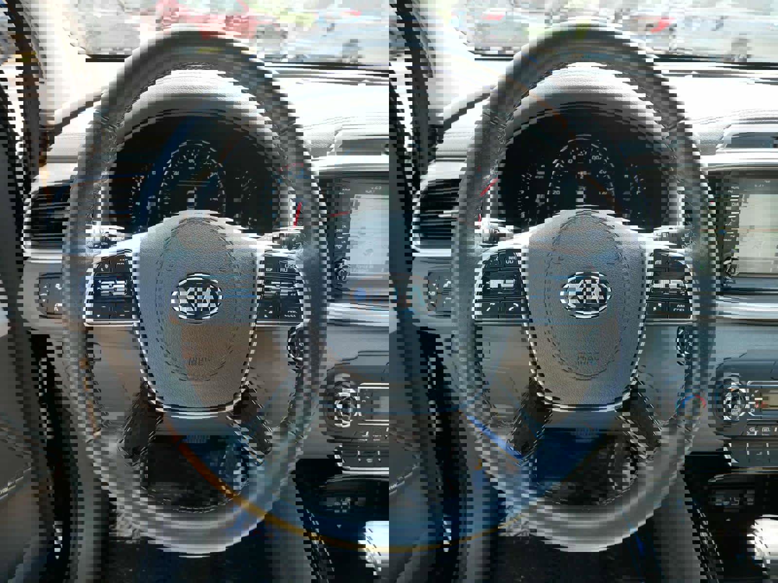 Used 2020 Kia Sorento SX image 23