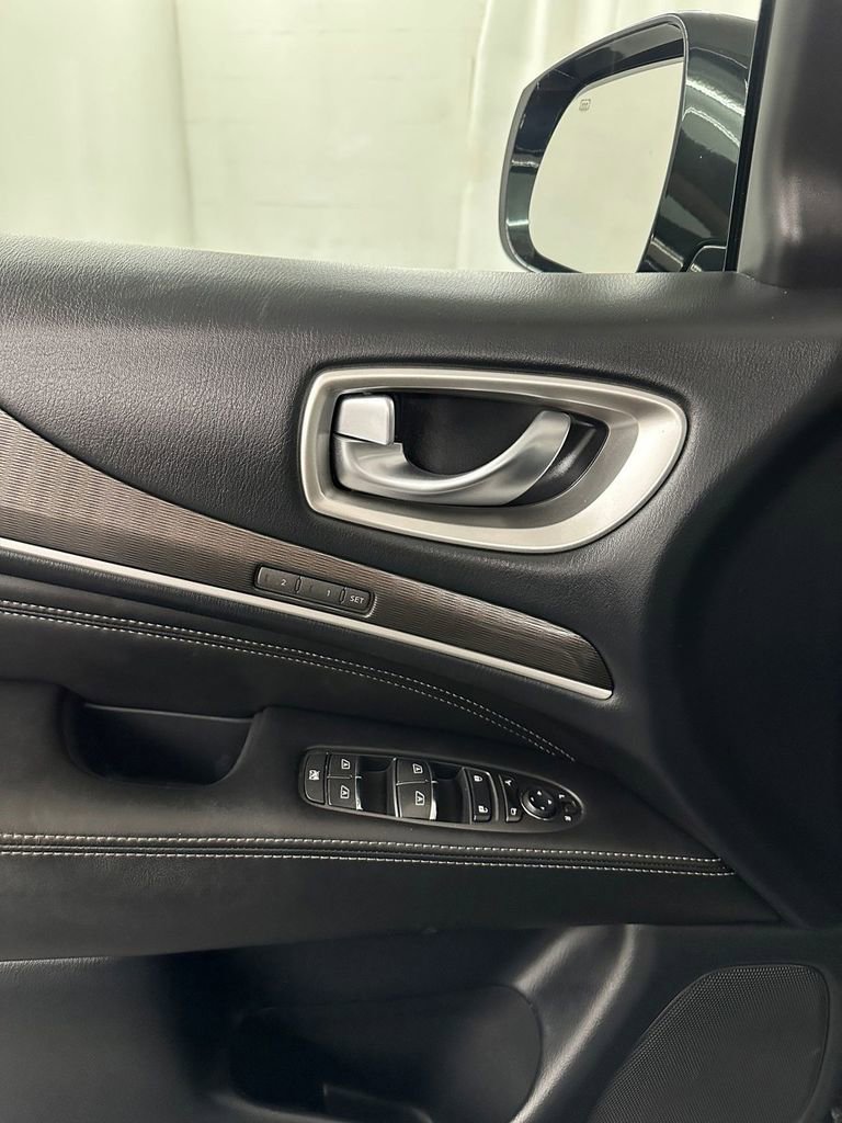Used 2018 INFINITI QX60 Luxe AWD/4WD image 9