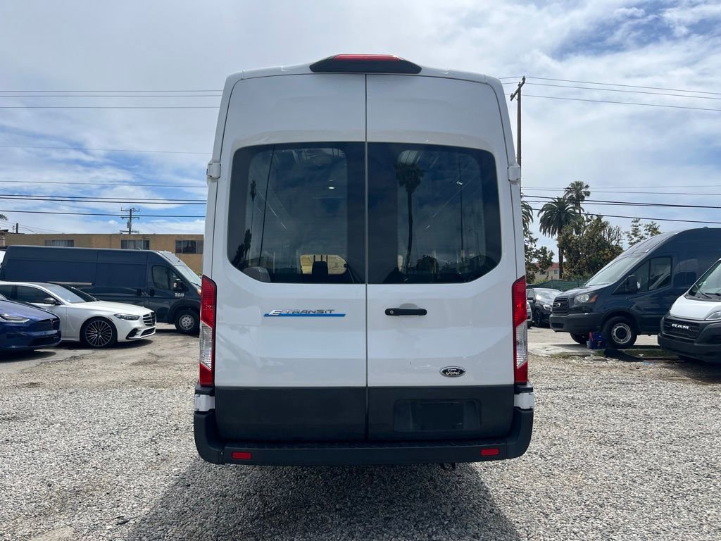 Used 2022 Ford E-Transit 148 High Roof Extended image 8