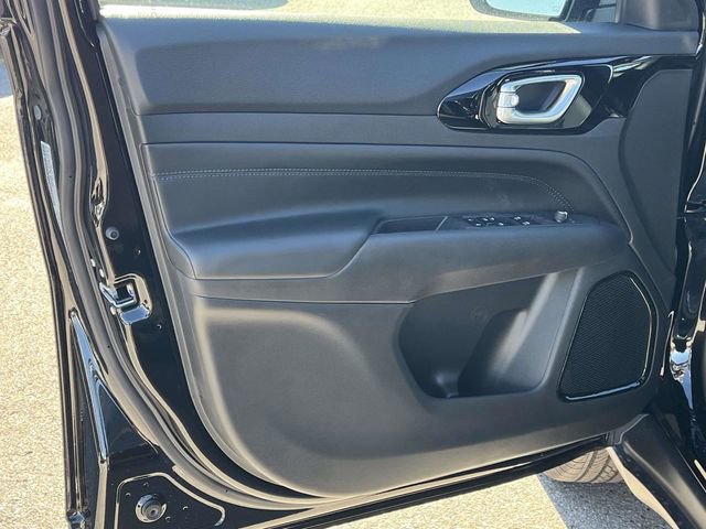 New 2026 Jeep Compass Latitude image 11