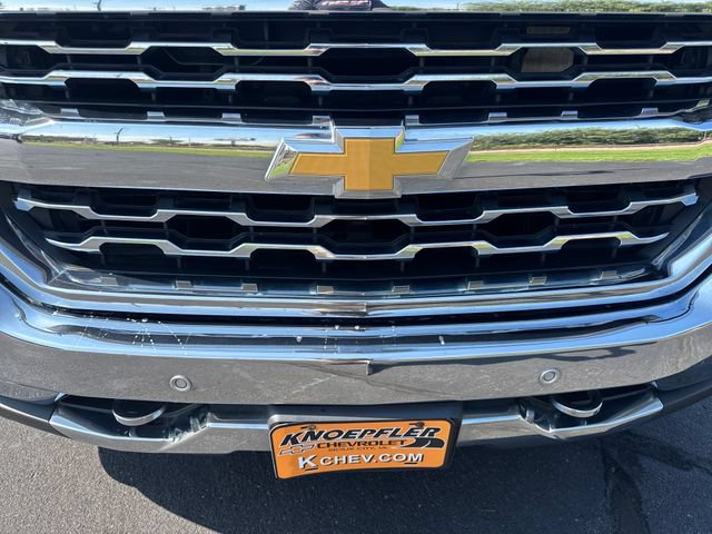 Used 2018 Chevrolet Silverado 1500 LTZ w/ Sport Package AWD/4WD image 32
