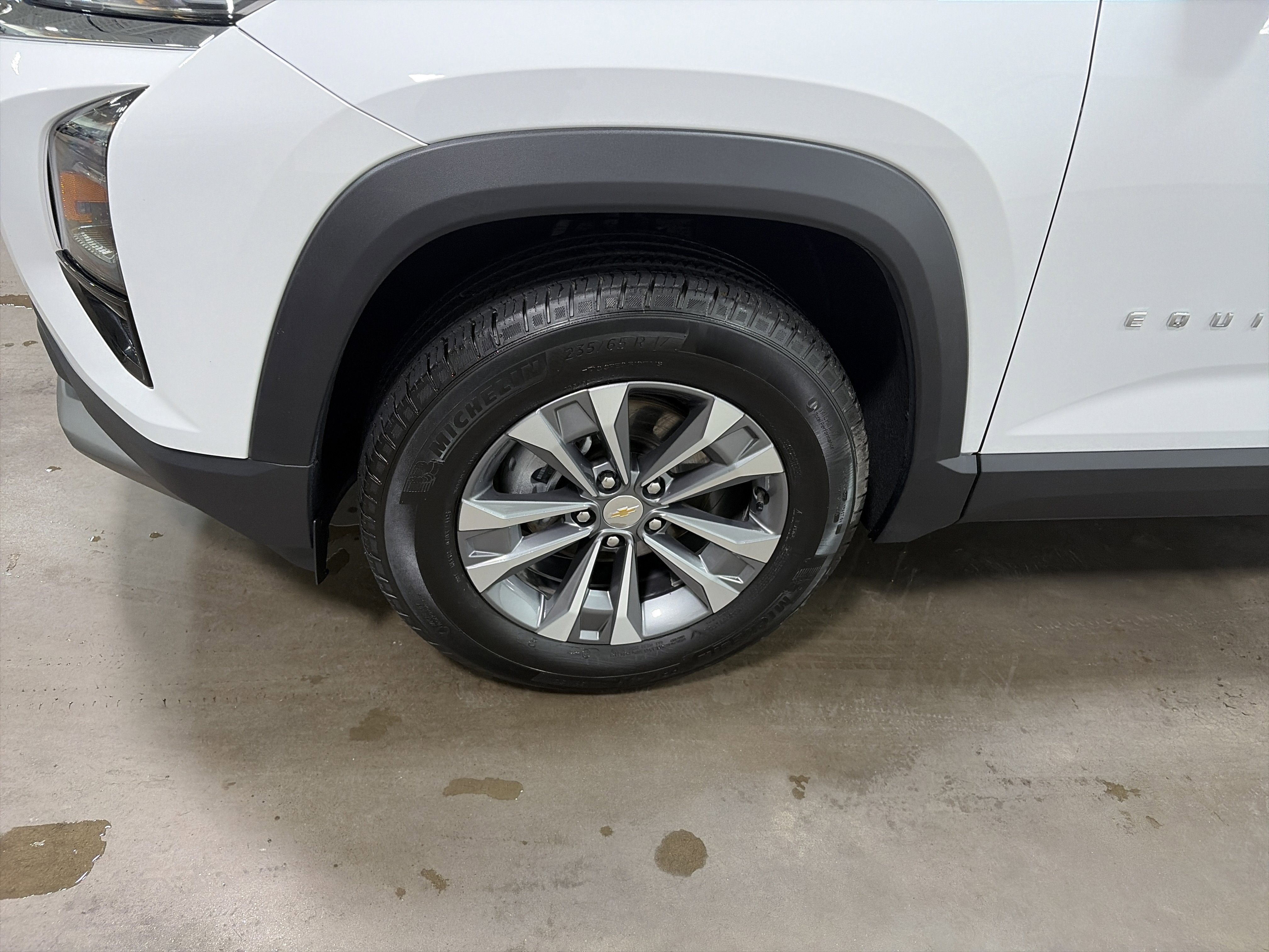 Used 2025 Chevrolet Equinox LT w/ Convenience Package II image 9