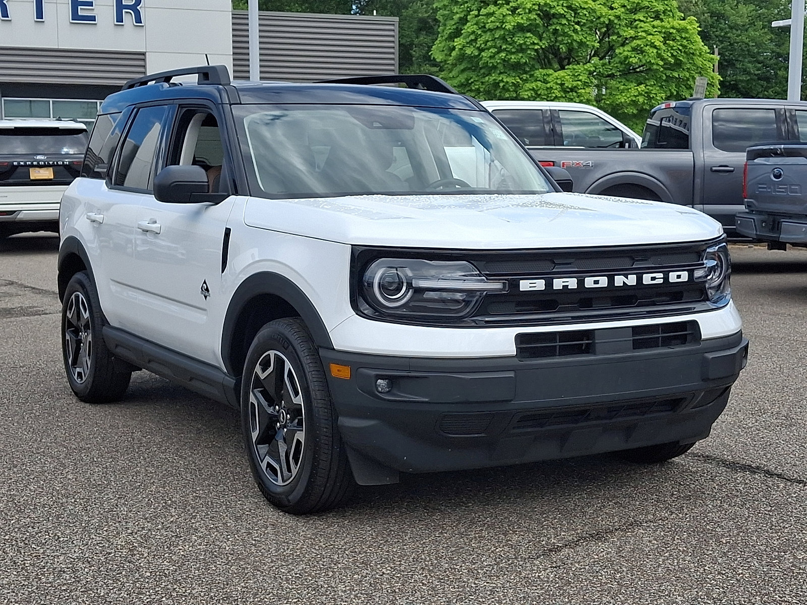Certified 2022 Ford Bronco Sport Outer Banks w/ Tech Package AWD/4WD image 2