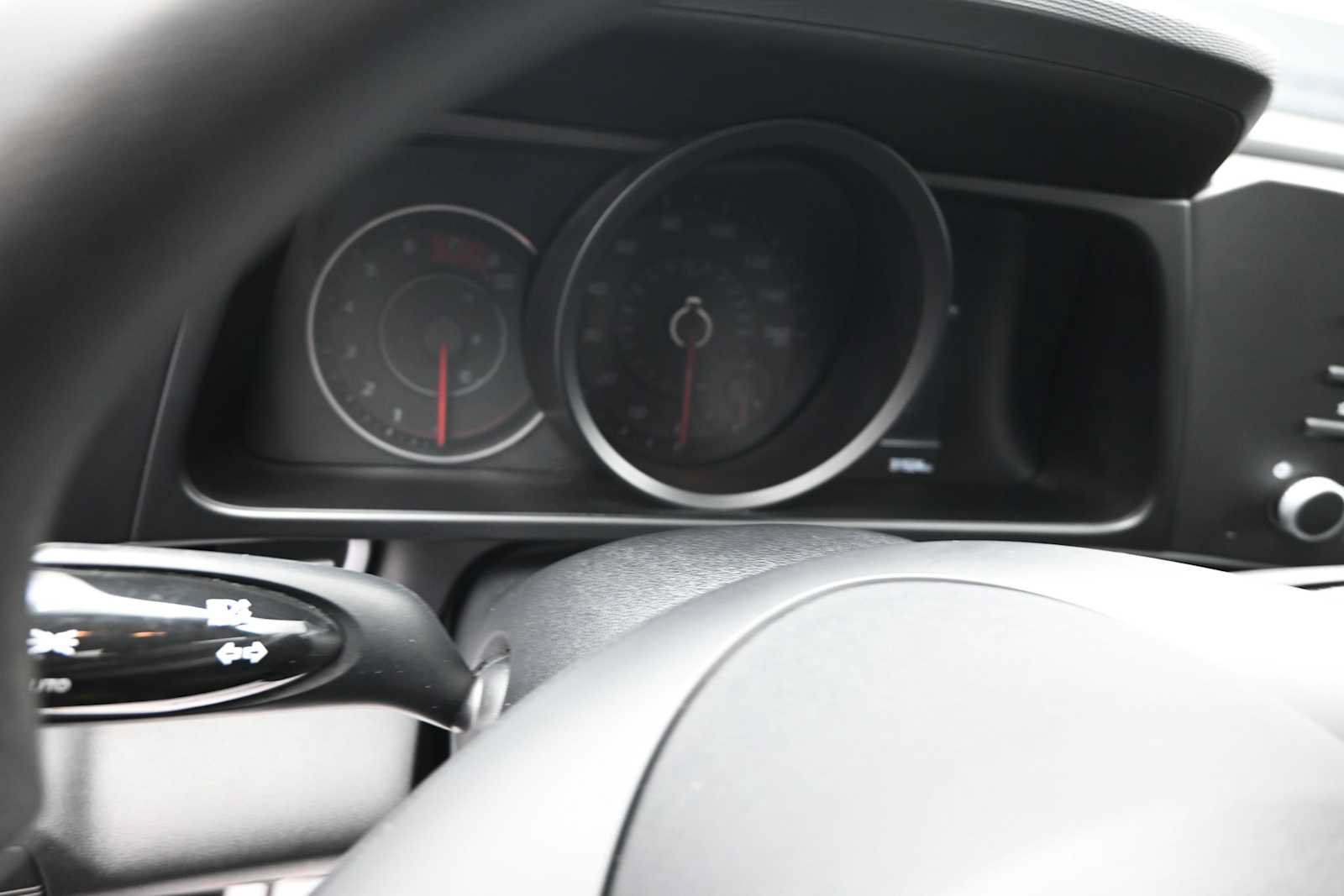Used 2023 Hyundai Elantra SEL FWD image 15