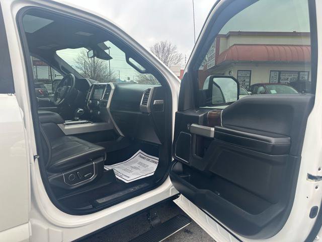 Used 2016 Ford F150 Platinum w/ Equipment Group 701A Luxury AWD/4WD image 19