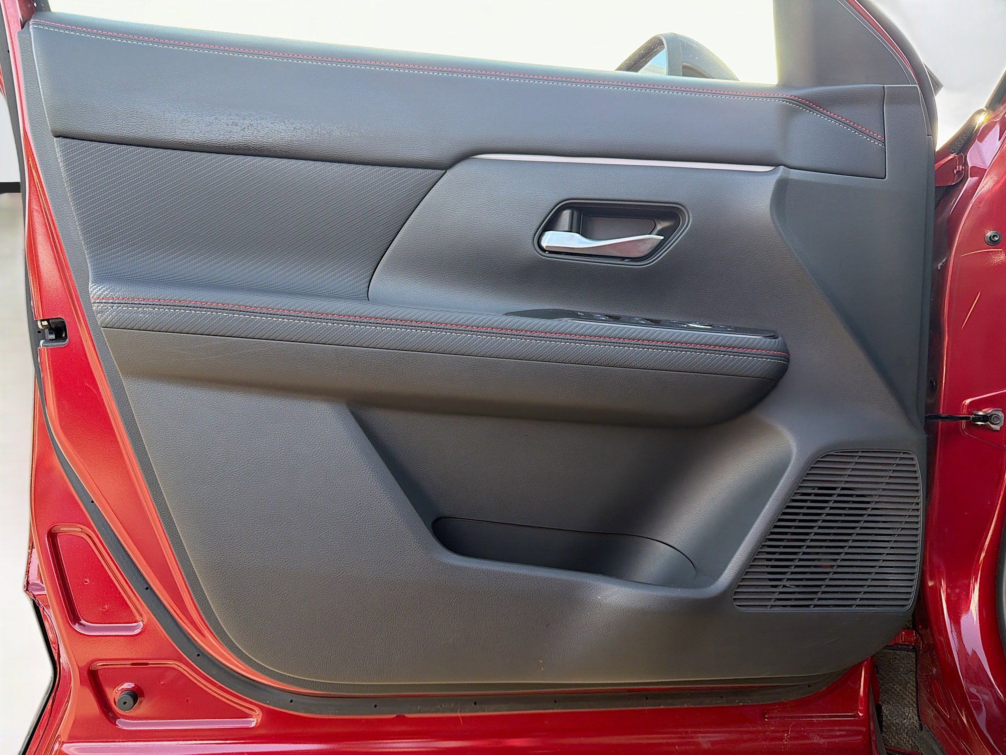 Used 2025 Nissan Kicks SR image 20