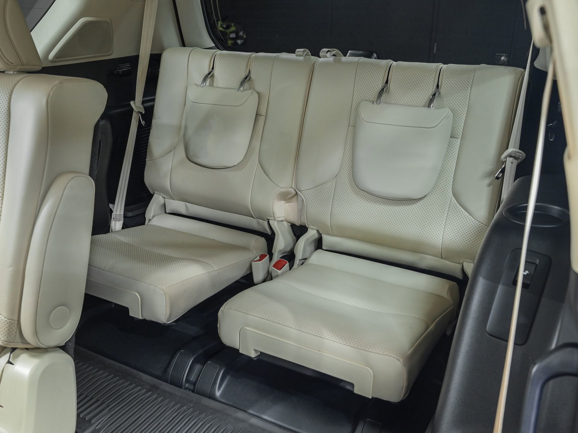 Used 2021 Lexus GX 460 Luxury w/ Sport Design Package AWD/4WD image 30