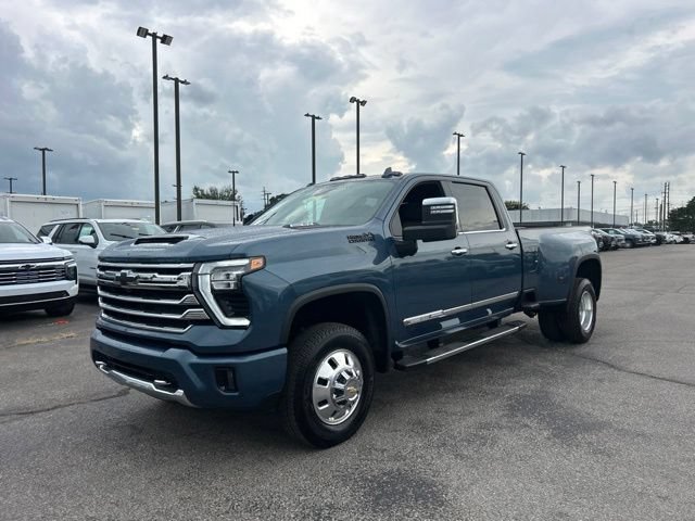 New 2026 Chevrolet Silverado 3500 High Country w/ Technology Package AWD/4WD image 8