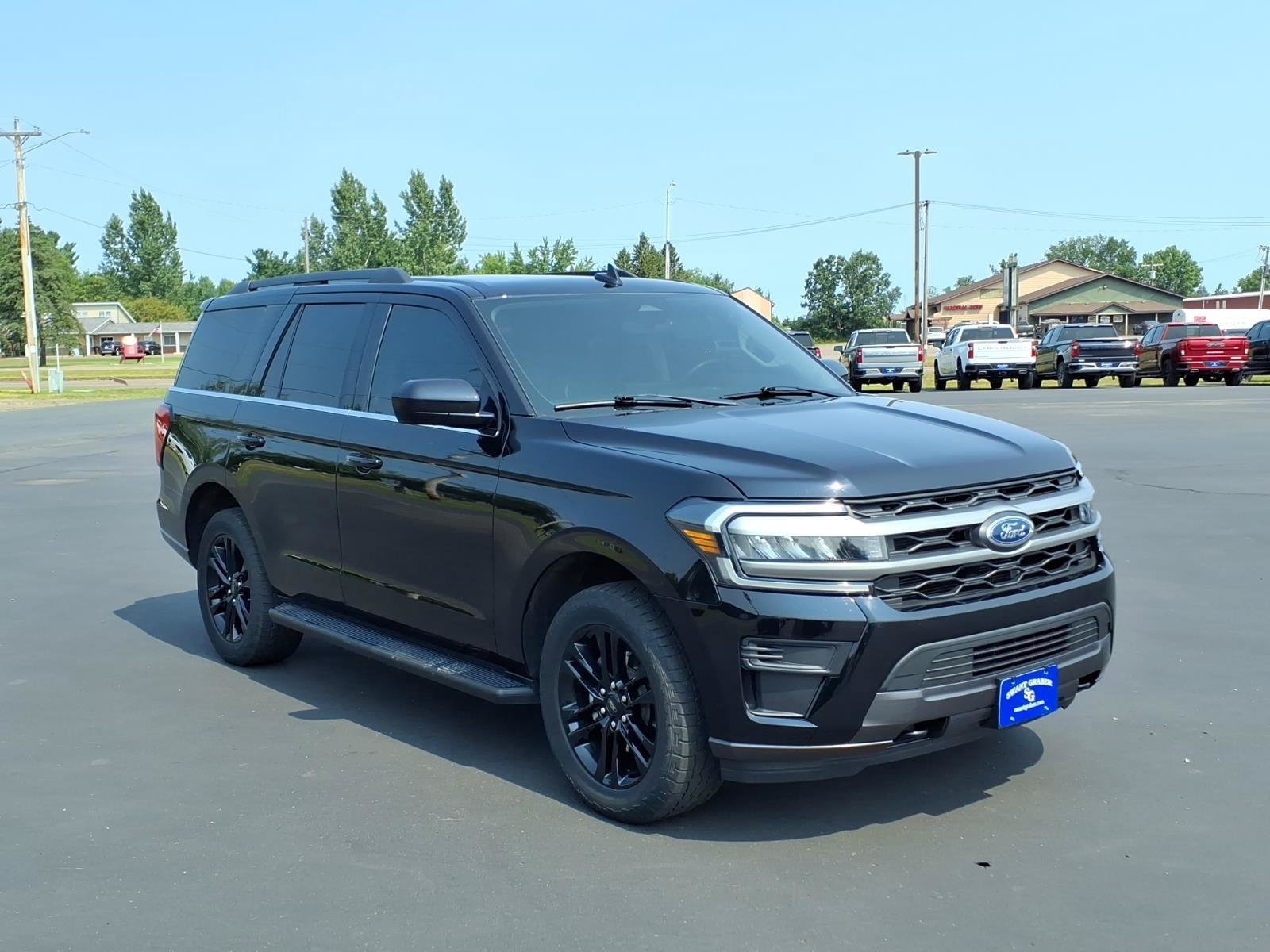 Used 2024 Ford Expedition XLT AWD/4WD image 8