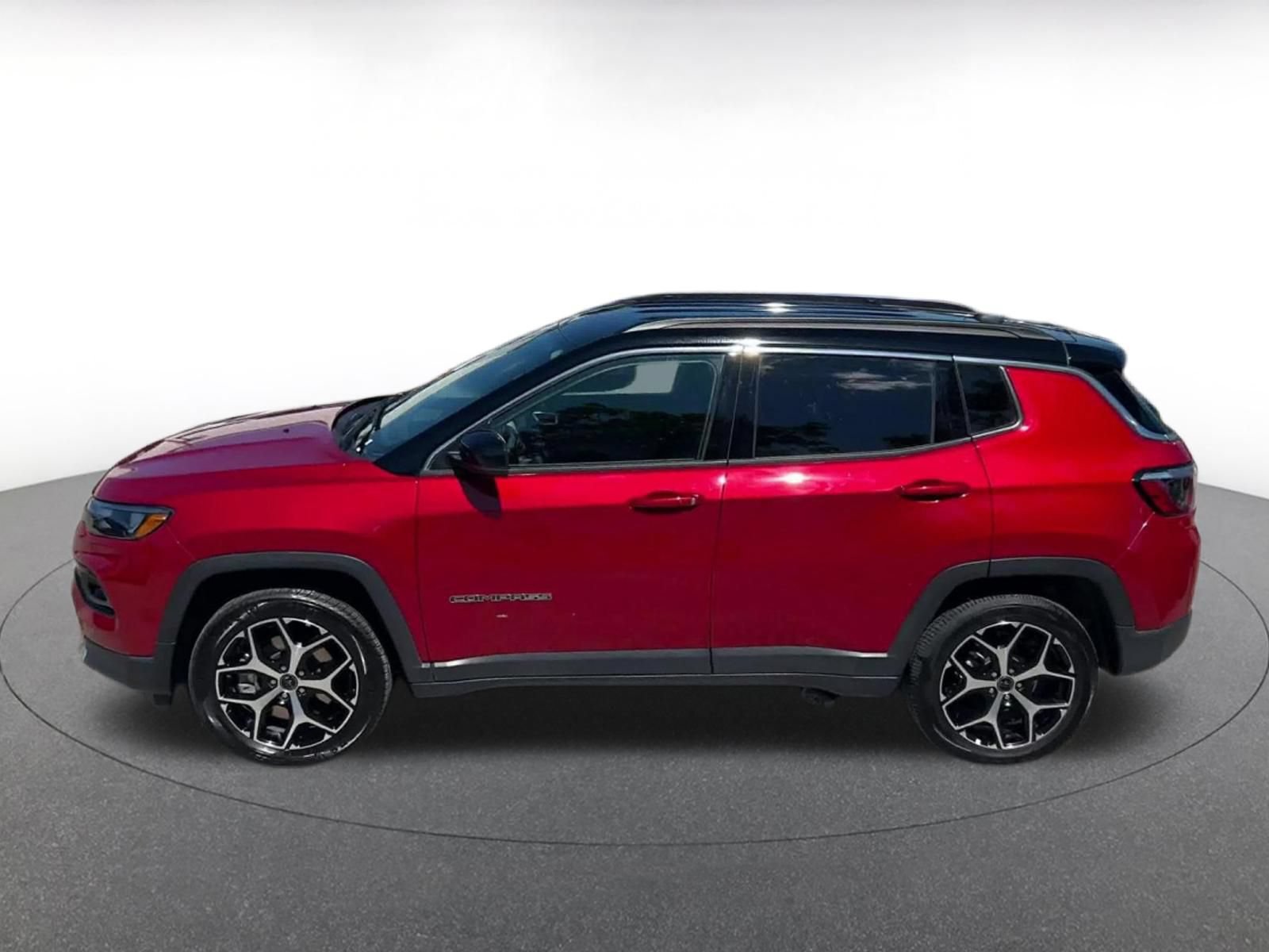 Used 2025 Jeep Compass Limited AWD/4WD image 9