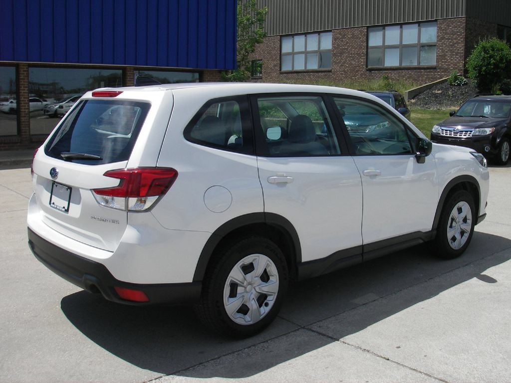 Used 2024 Subaru Forester AWD/4WD image 5