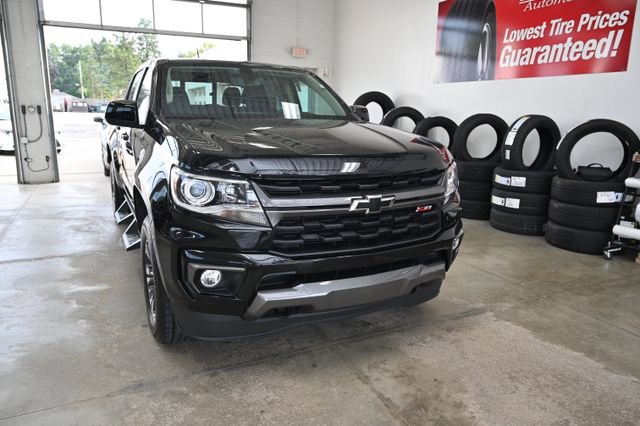 Used 2022 Chevrolet Colorado Z71 AWD/4WD image 3