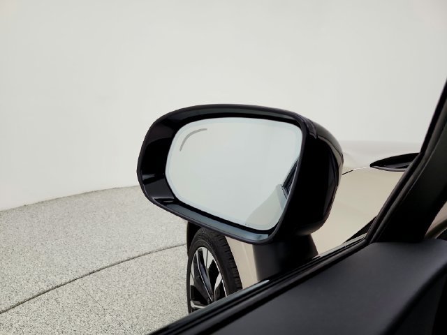 Certified 2026 Volvo XC60 B5 Plus AWD/4WD image 23