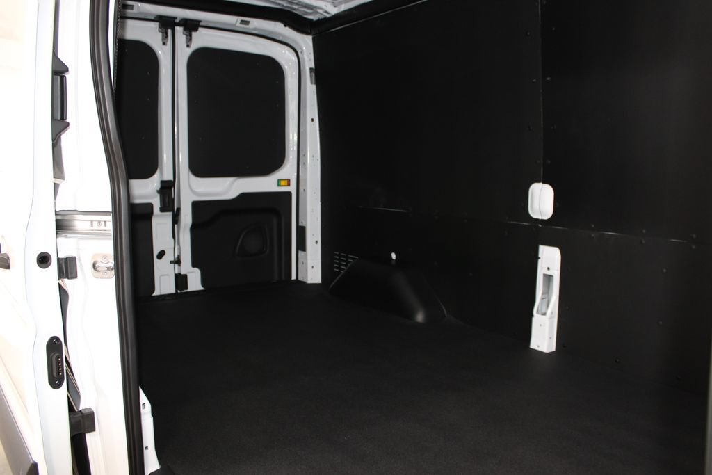 New 2026 Ford Transit 250 148 Medium Roof w/ Load Area Protection Package RWD image 21