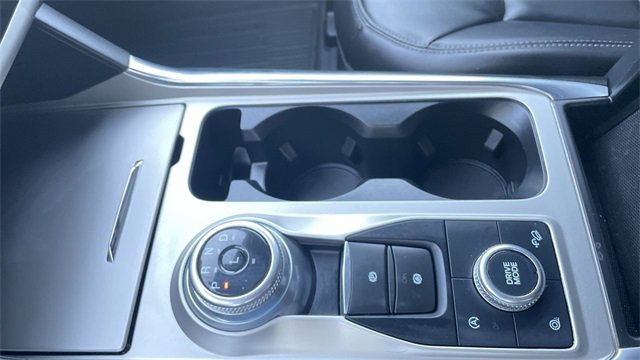 Used 2021 Ford Explorer XLT w/ Equipment Group 202A image 19