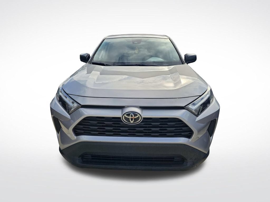 Used 2023 Toyota RAV4 LE FWD image 3