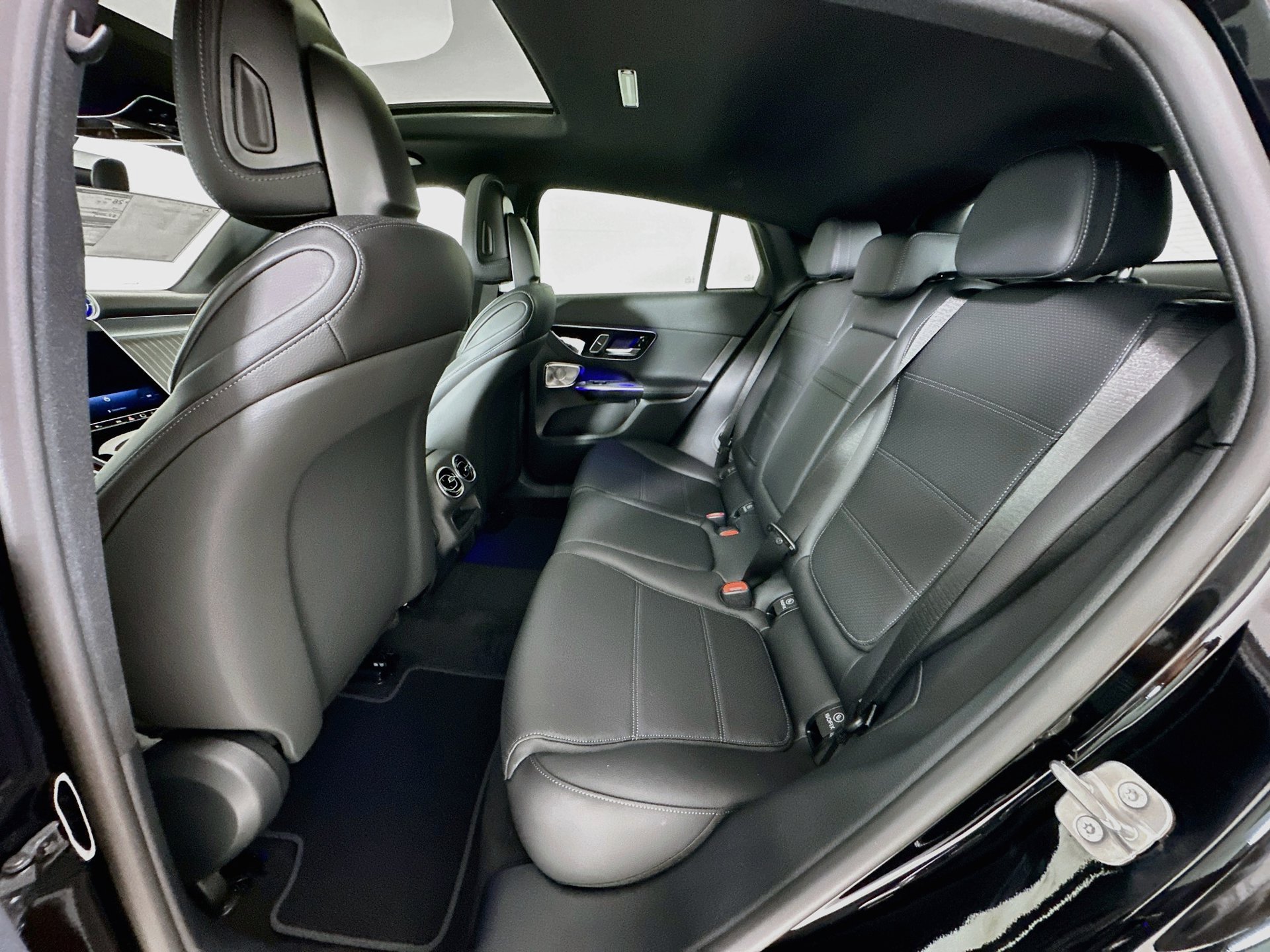 New 2027 Mercedes-Benz GLC 300 4MATIC image 27