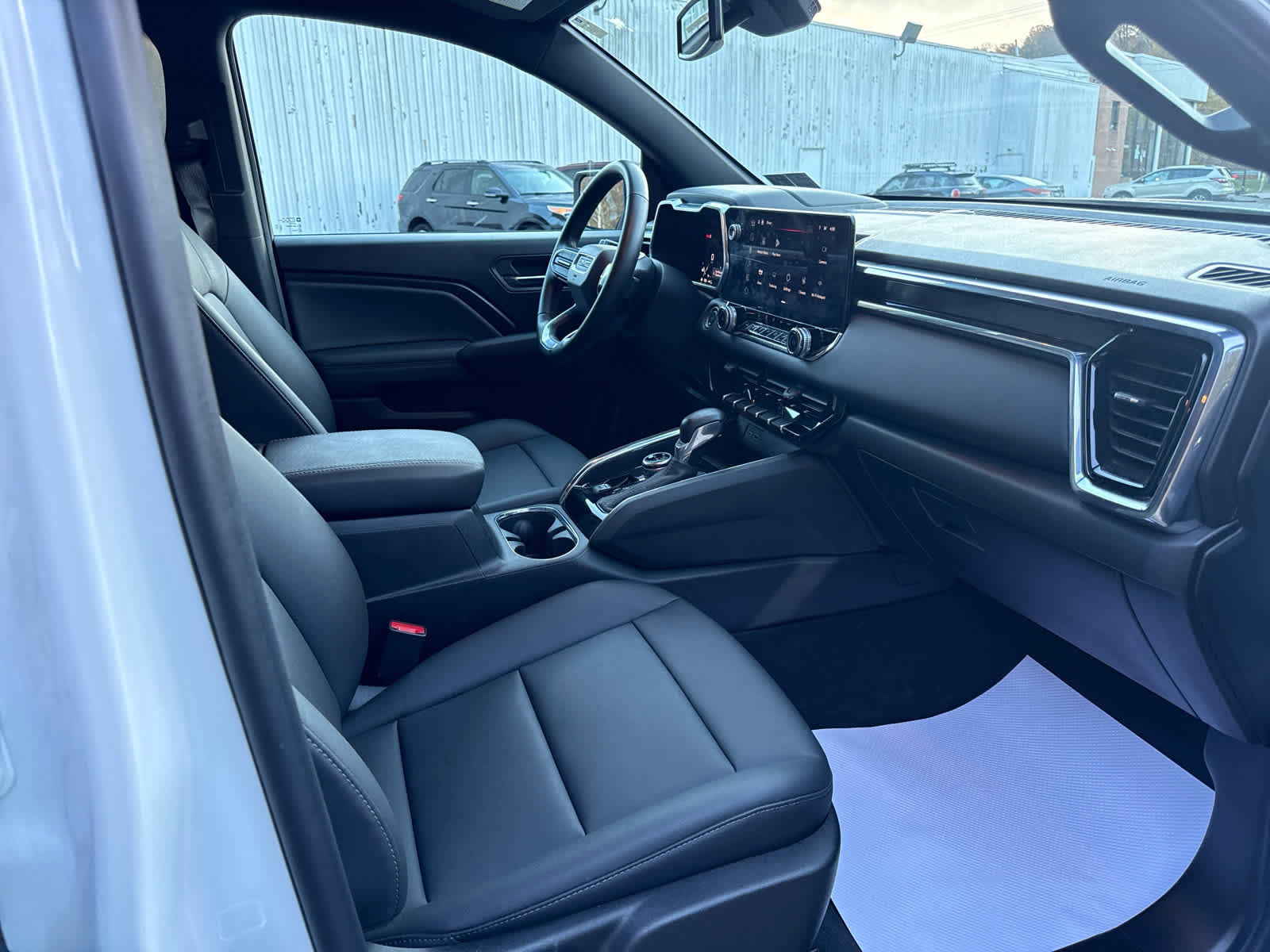 Used 2025 GMC Canyon Elevation w/ Convenience Package image 27