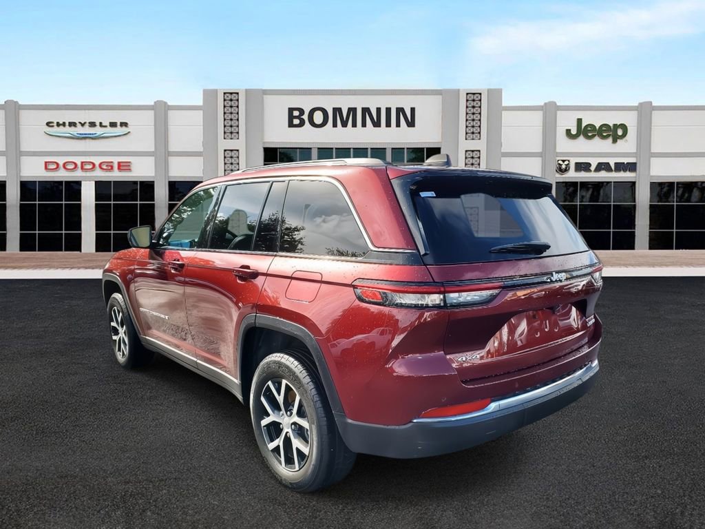 Used 2024 Jeep Grand Cherokee Limited image 4
