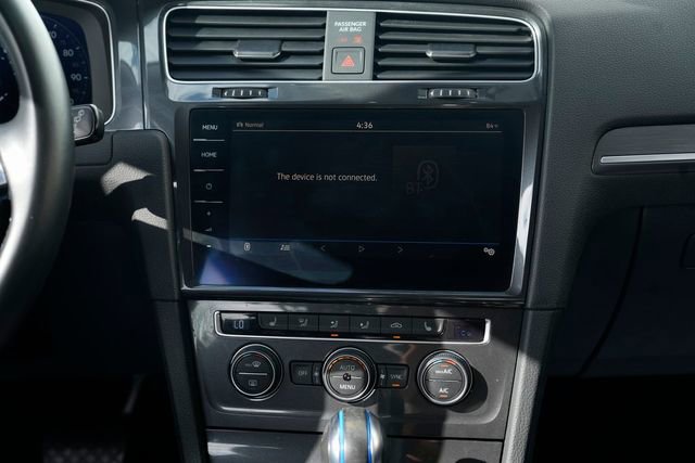 Used 2019 Volkswagen e-Golf SEL Premium image 36