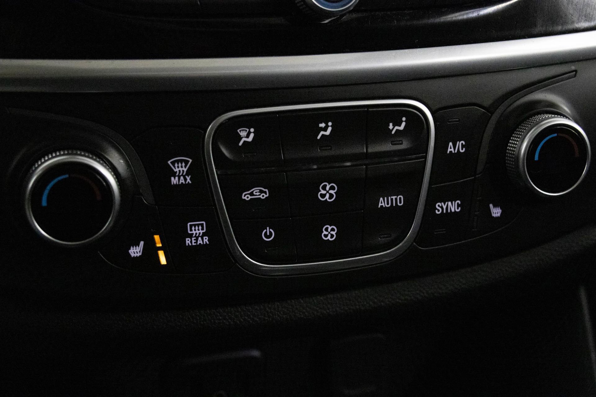 Used 2019 Chevrolet Traverse LT w/ LT Premium Package image 23