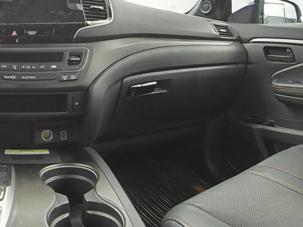 Used 2022 Honda Passport TrailSport image 15