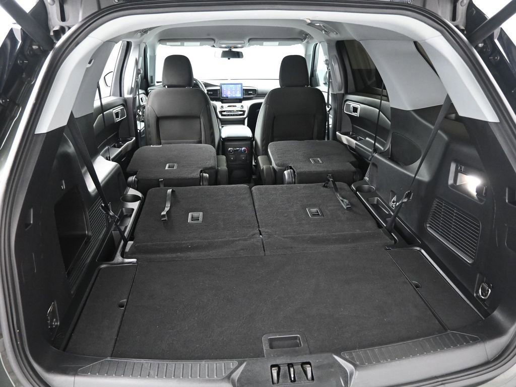 Used 2022 Ford Explorer XLT image 26