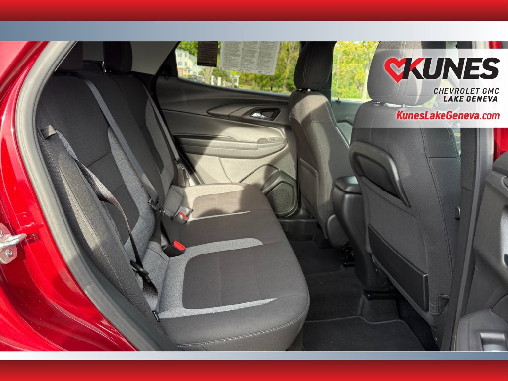 Used 2025 Chevrolet TrailBlazer LT AWD/4WD image 34
