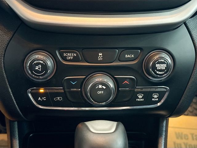 Used 2017 Jeep Cherokee Trailhawk w/ Cold Weather Group image 16