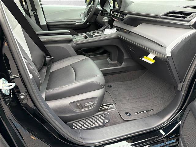New 2026 Toyota Sienna XSE FWD image 13