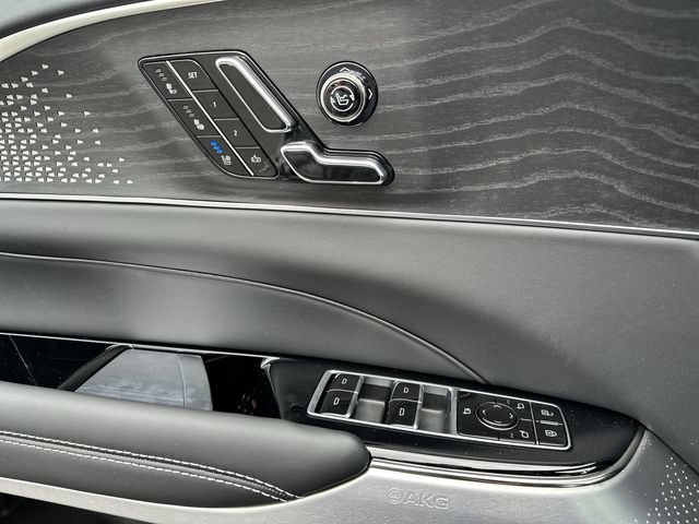 New 2026 Cadillac Lyriq V w/ LPO, Floor Liner Package AWD/4WD image 23