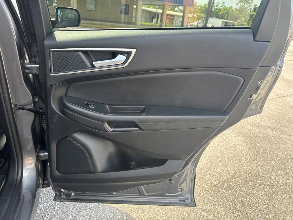 Used 2024 Ford Edge SEL AWD/4WD image 16