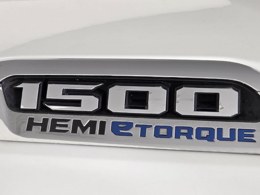 Used 2022 RAM 1500 Laramie AWD/4WD image 10